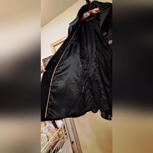 Classic black peacoat. Size 4. Brand Kenneth Cole New York. - Picture 3 of 5